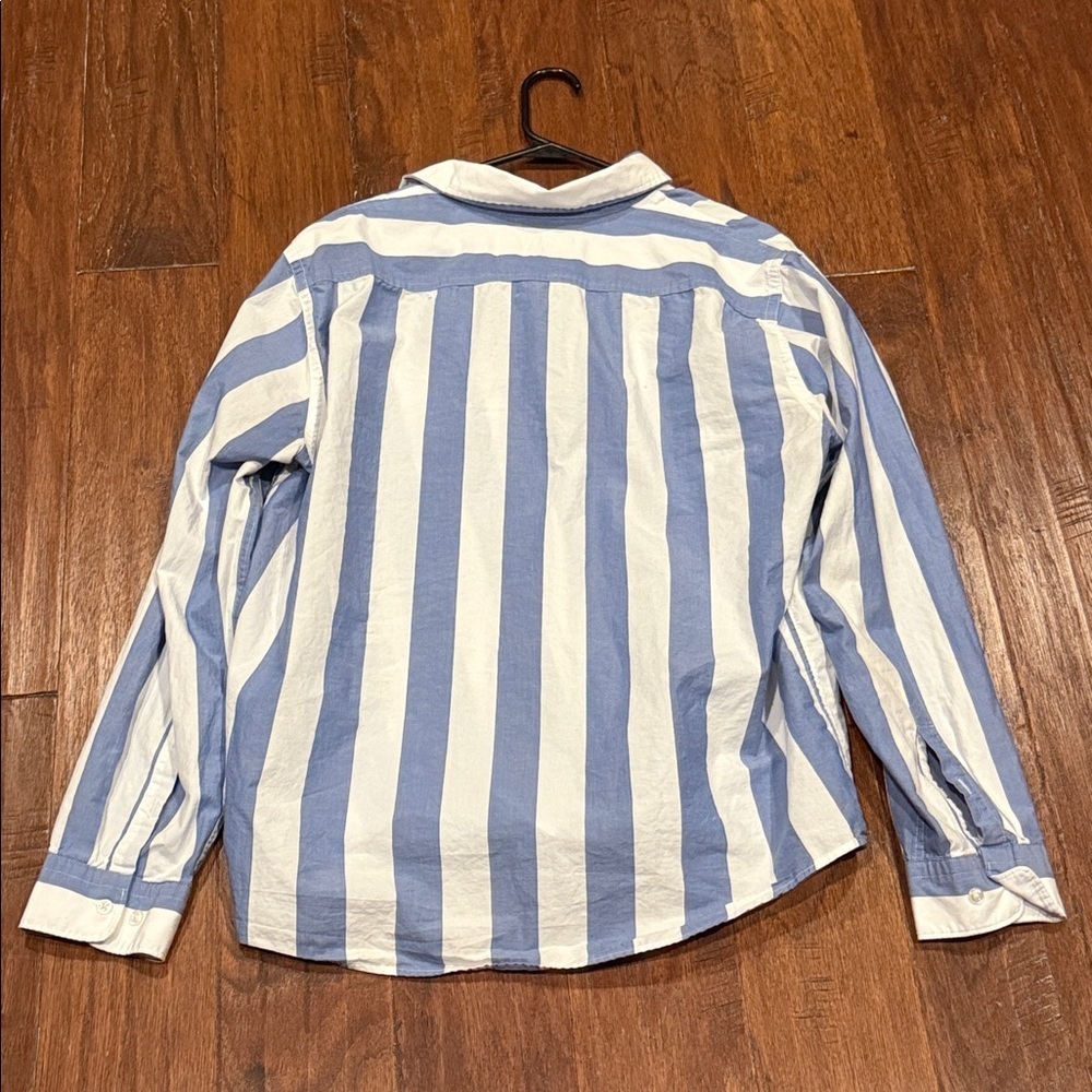 XL SLIM FIT BUTTON UP - Picture 2 of 8
